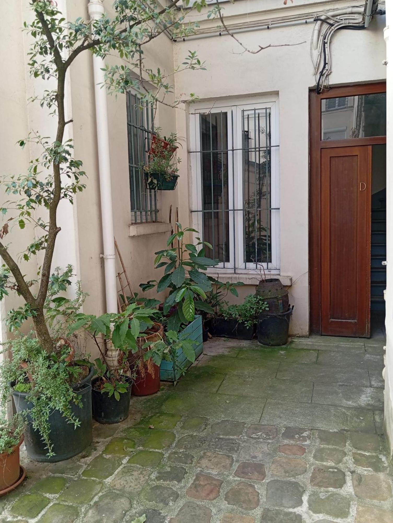 Sur Cour A Deux Pas Du Canal Saint-martin Appartement *
